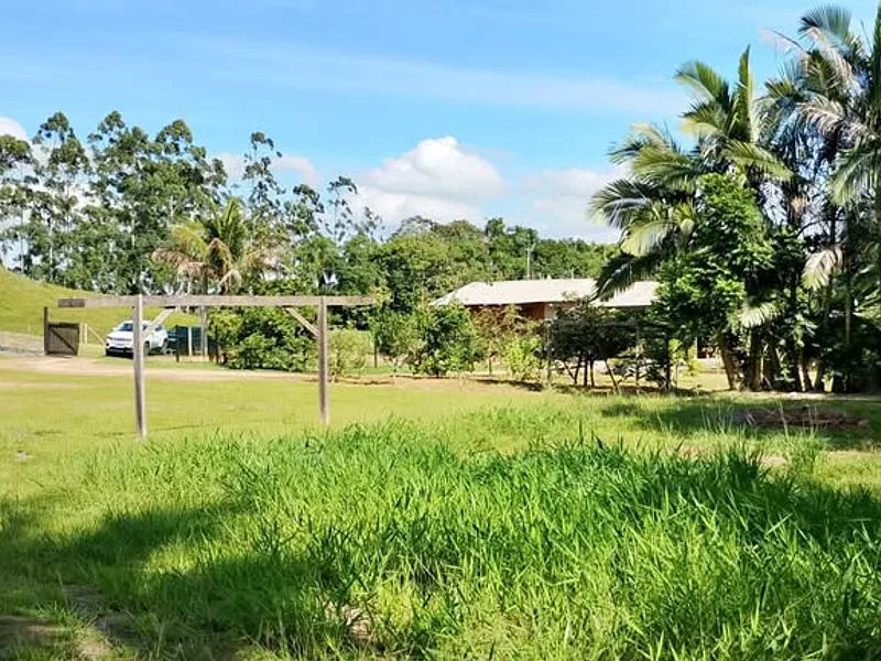 CHÁCARA DE 3.800m² COM CASA, POMAR E ESPAÇO DE FESTA