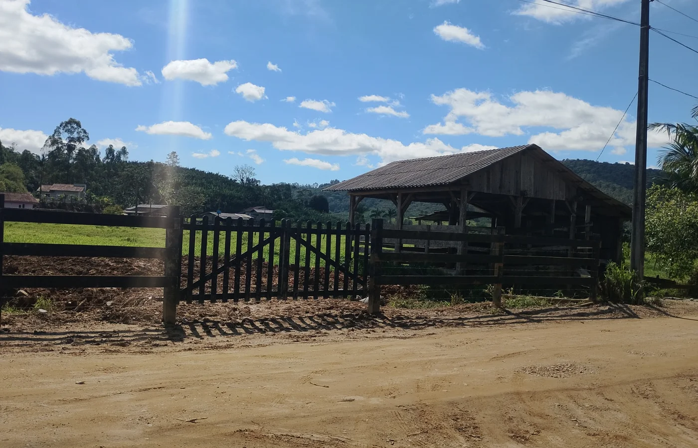 CHÁCARA NO BRAÇO DO BAÚ – ILHOTA | 5.000m² COM LAGOA E RANCHO